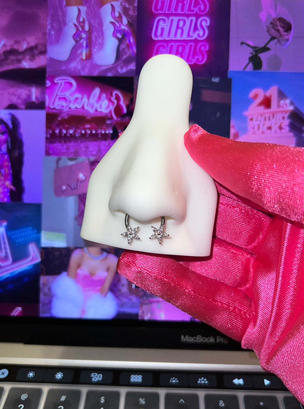 Laura Flower Horseshoe